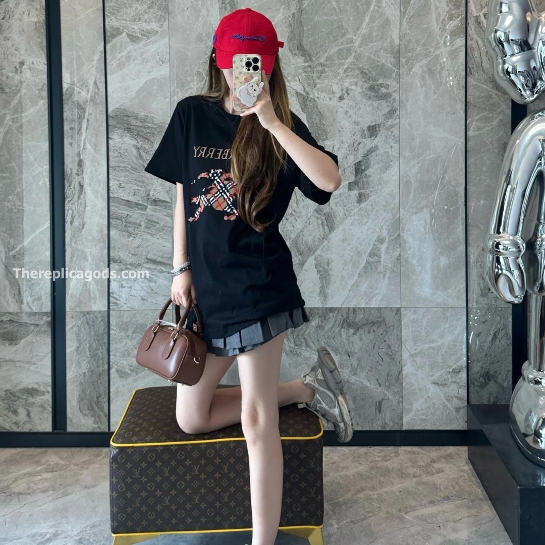 CROSS STITCH EKD​ COTTON T-SHIRT IN BLACK - TP589