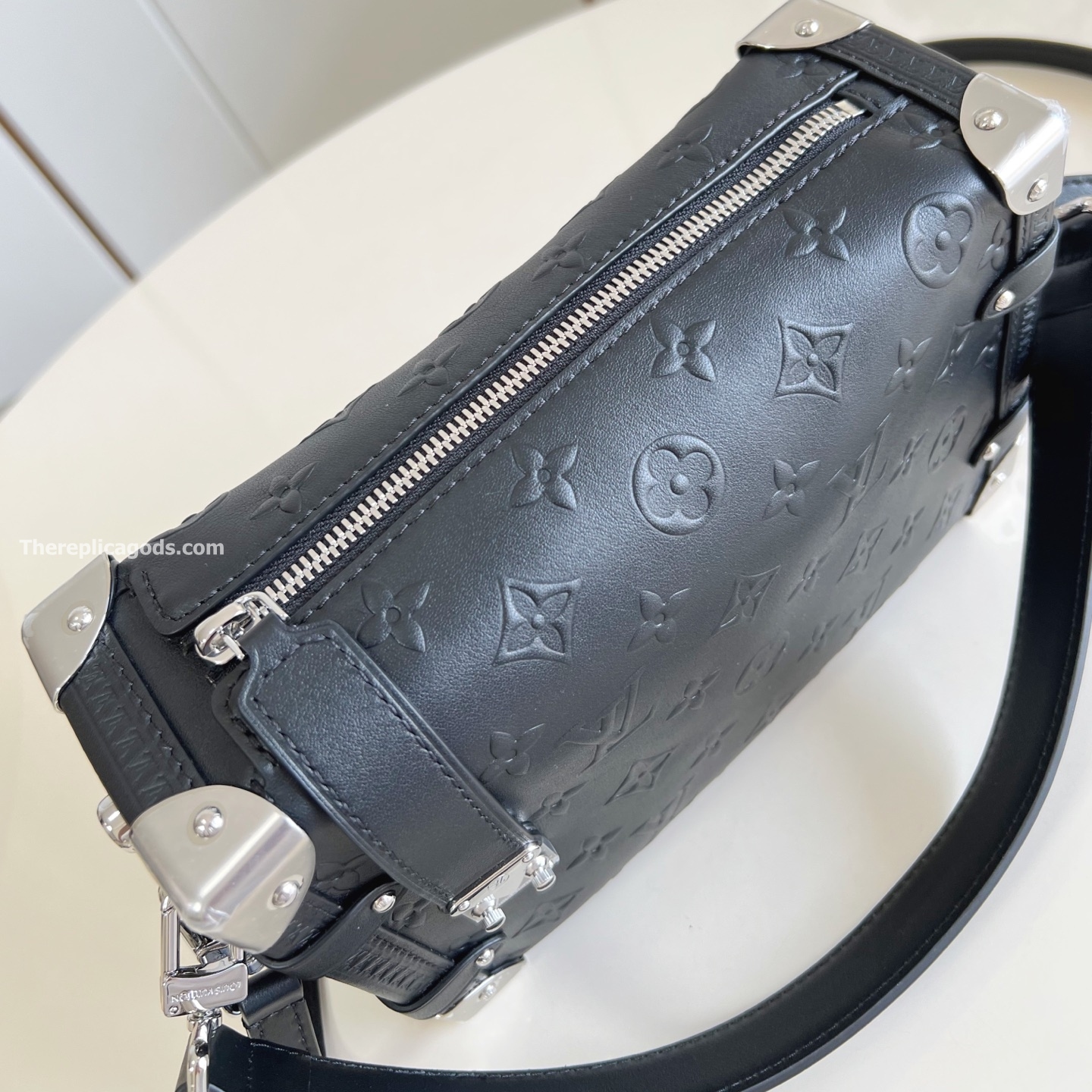 SIDE TRUNK MM BAG BLACK CALF LEATHER M14572