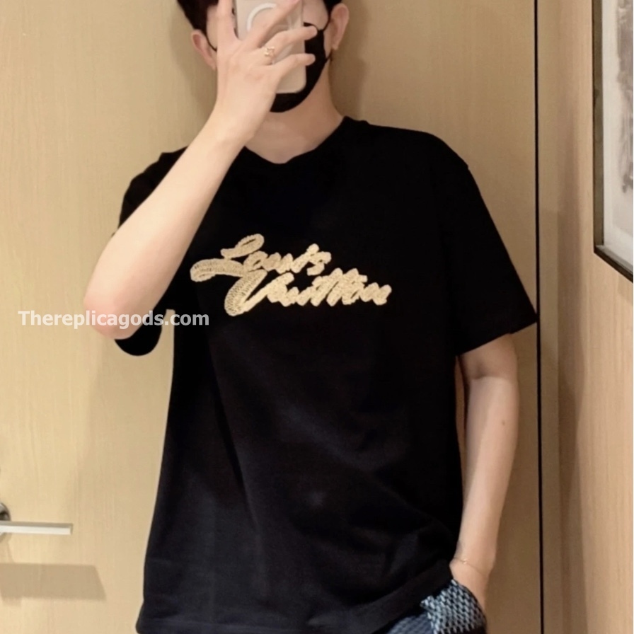 EMBROIDERED SIGNATURE T-SHIRT IN BLACK - TP662