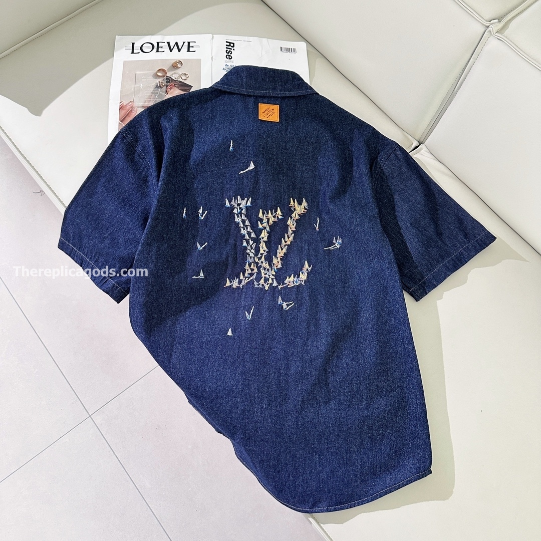 EMBROIDERED CHAMBRAY SHORT-SLEEVED SHIRT IN BLUE - SH359