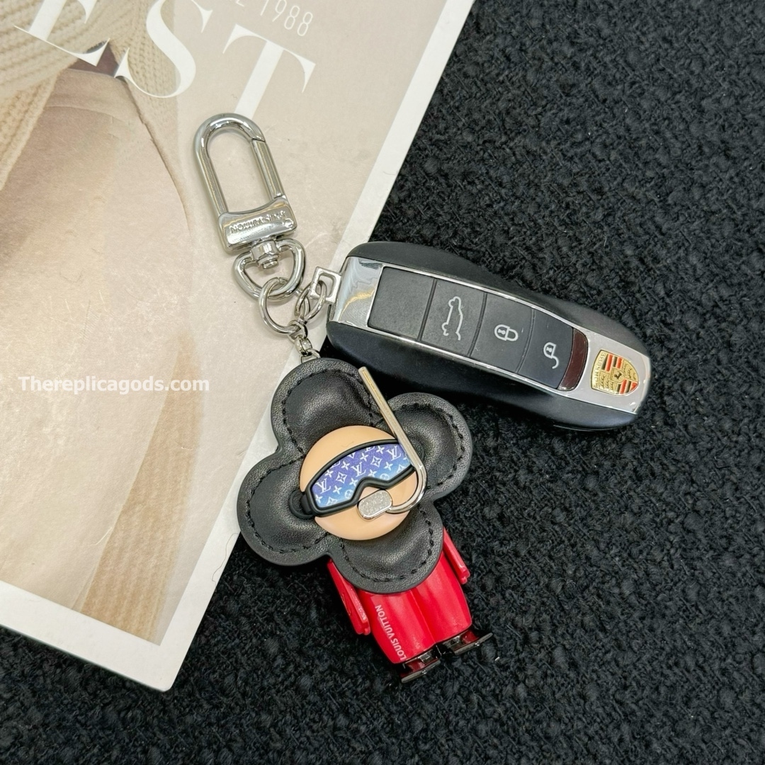 VIVIENNE DIVER BAG CHARM AND KEY HOLDER M00748