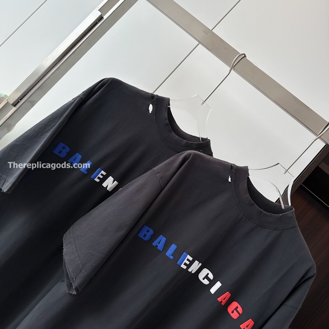 INTERNATIONAL T-SHIRT MEDIUM FIT IN FADED BLACK - TP622