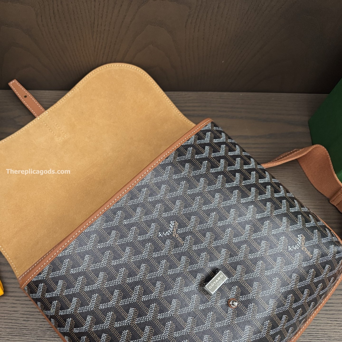 COURSIER MESSENGER BAG IN BLACK AND TAN