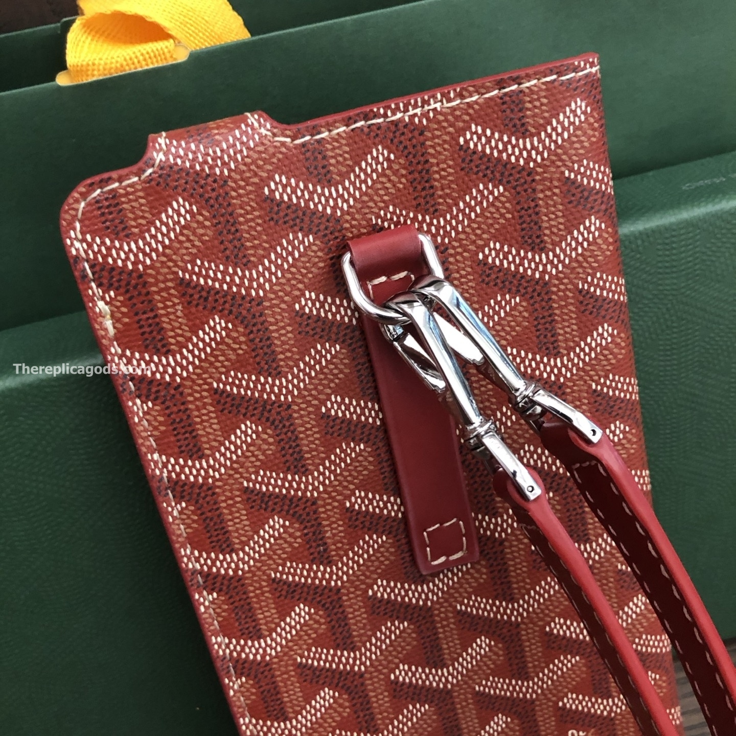 MONTMARTRE GM CASE IN RED