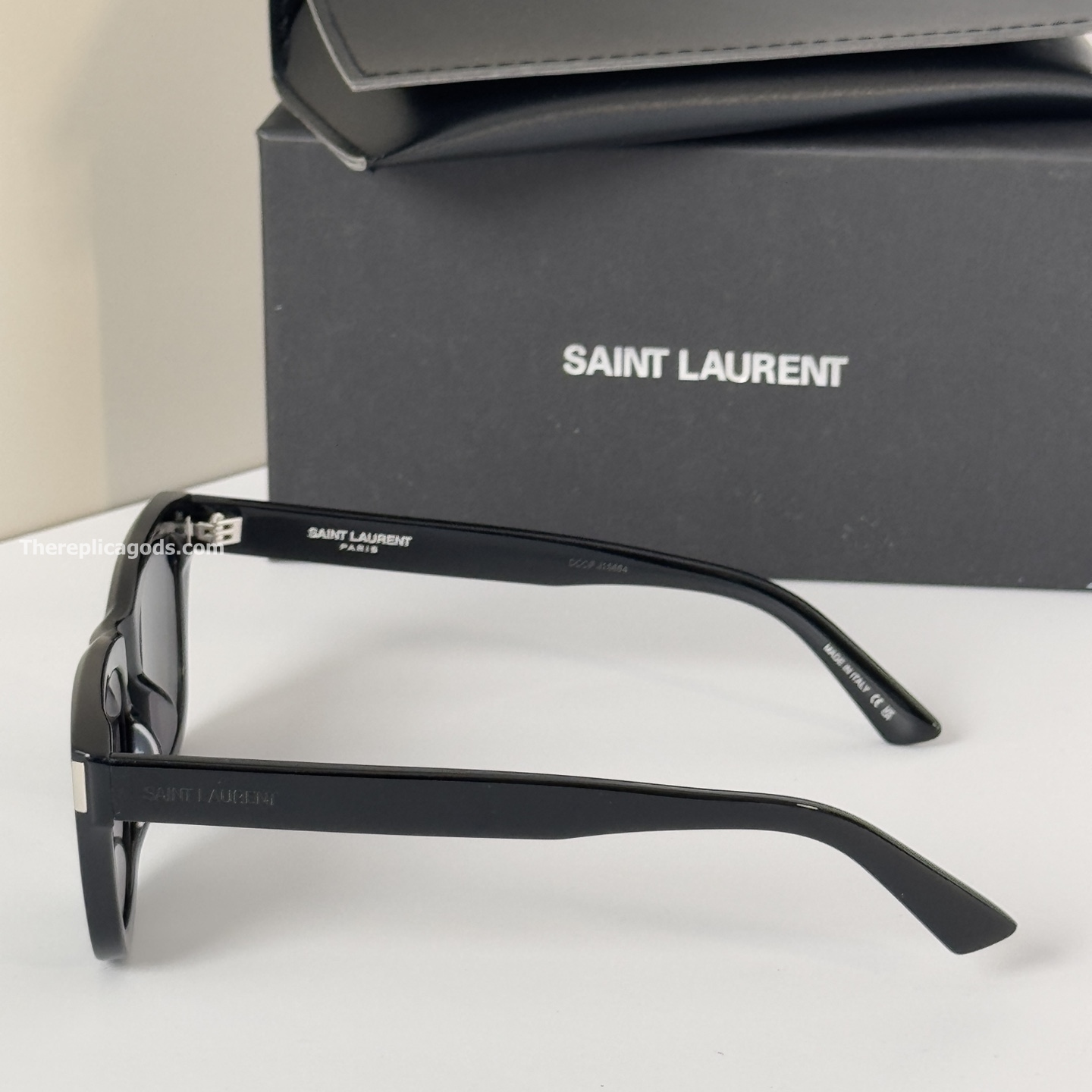 SUNGLASSES IN BLACK SL801 - SG133