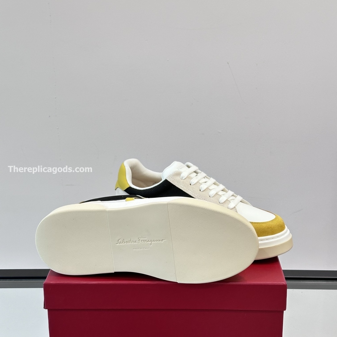 LOW TOP SNEAKERS WITH GANCINI OUTLINE - OW66
