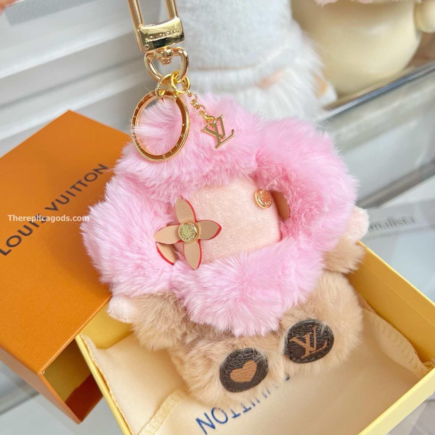 MY VIVIENNE BAG CHARM IN PINK M02348