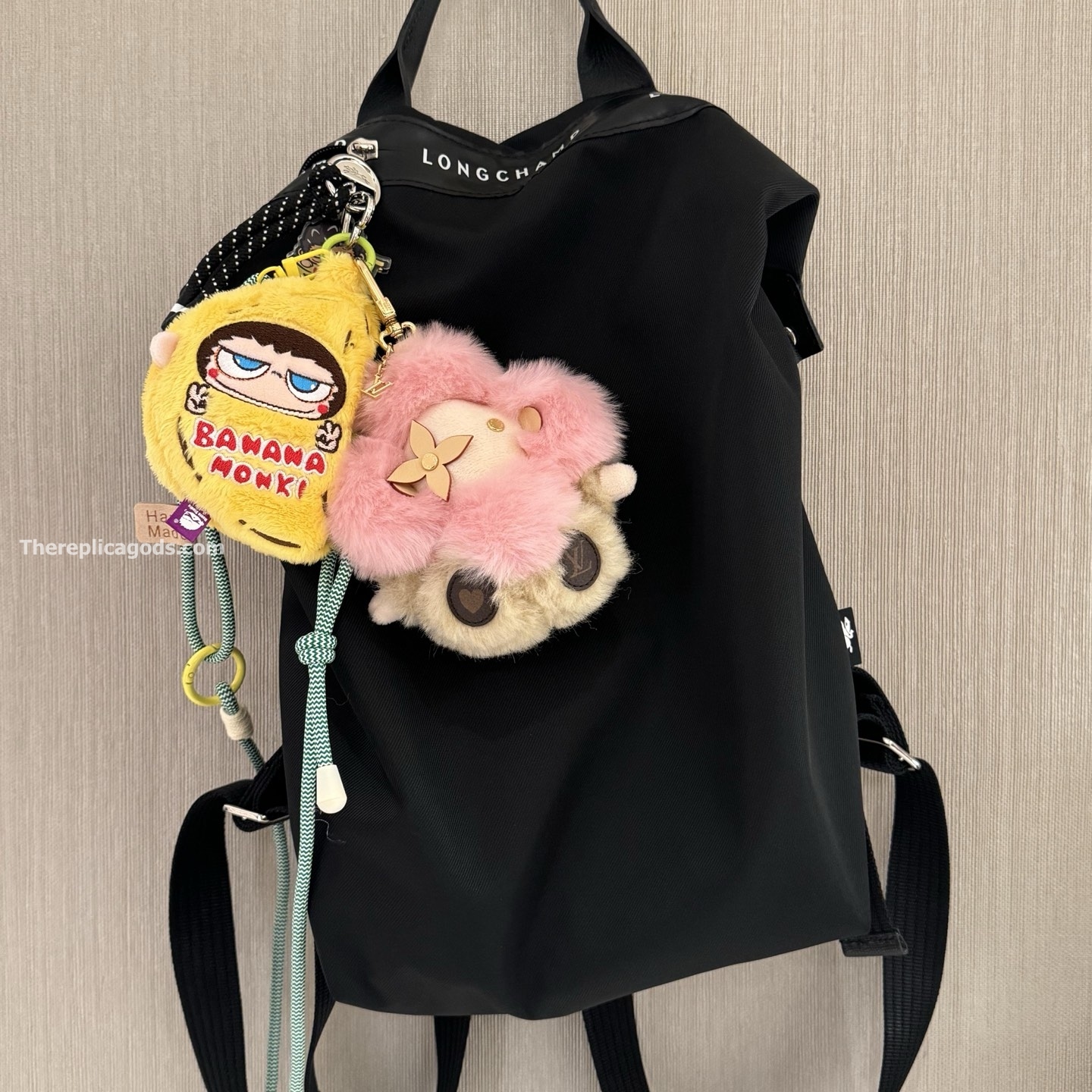 MY VIVIENNE BAG CHARM IN PINK M02348