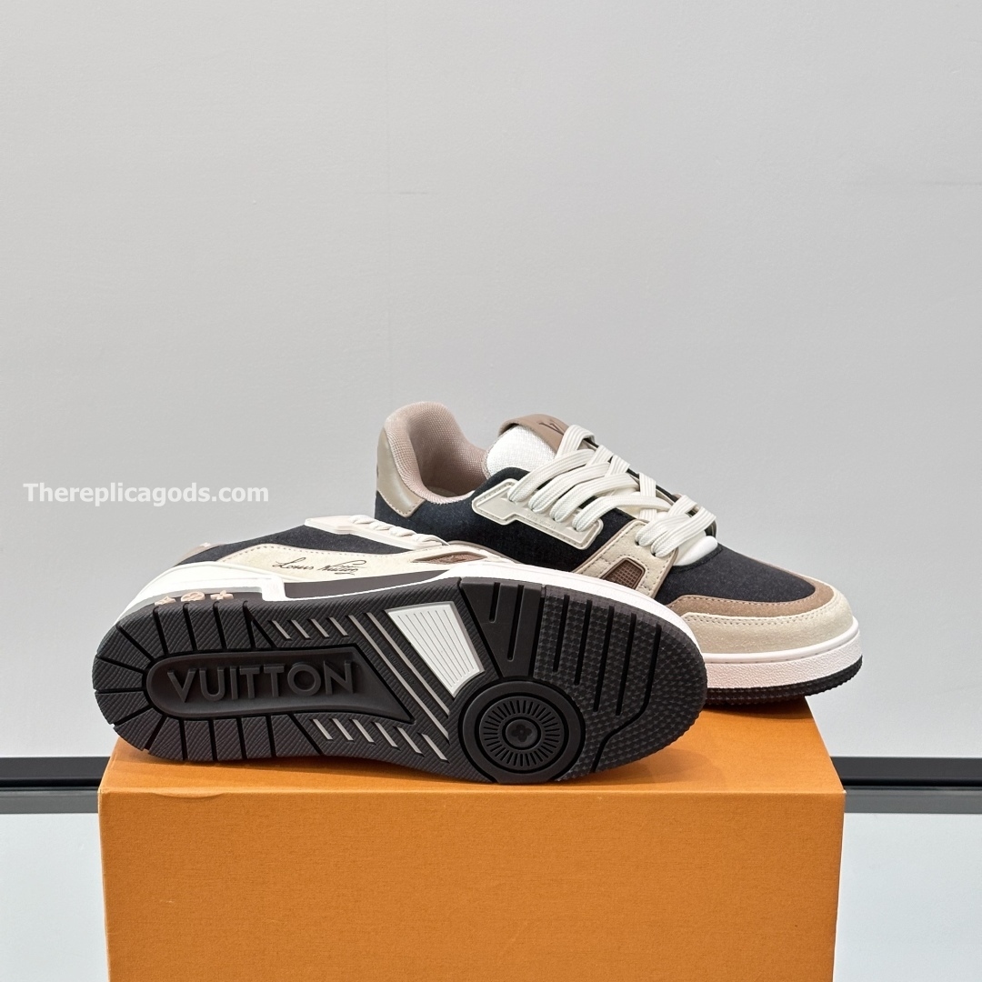 TRAINER SNEAKERS IN BEIGE - LV944