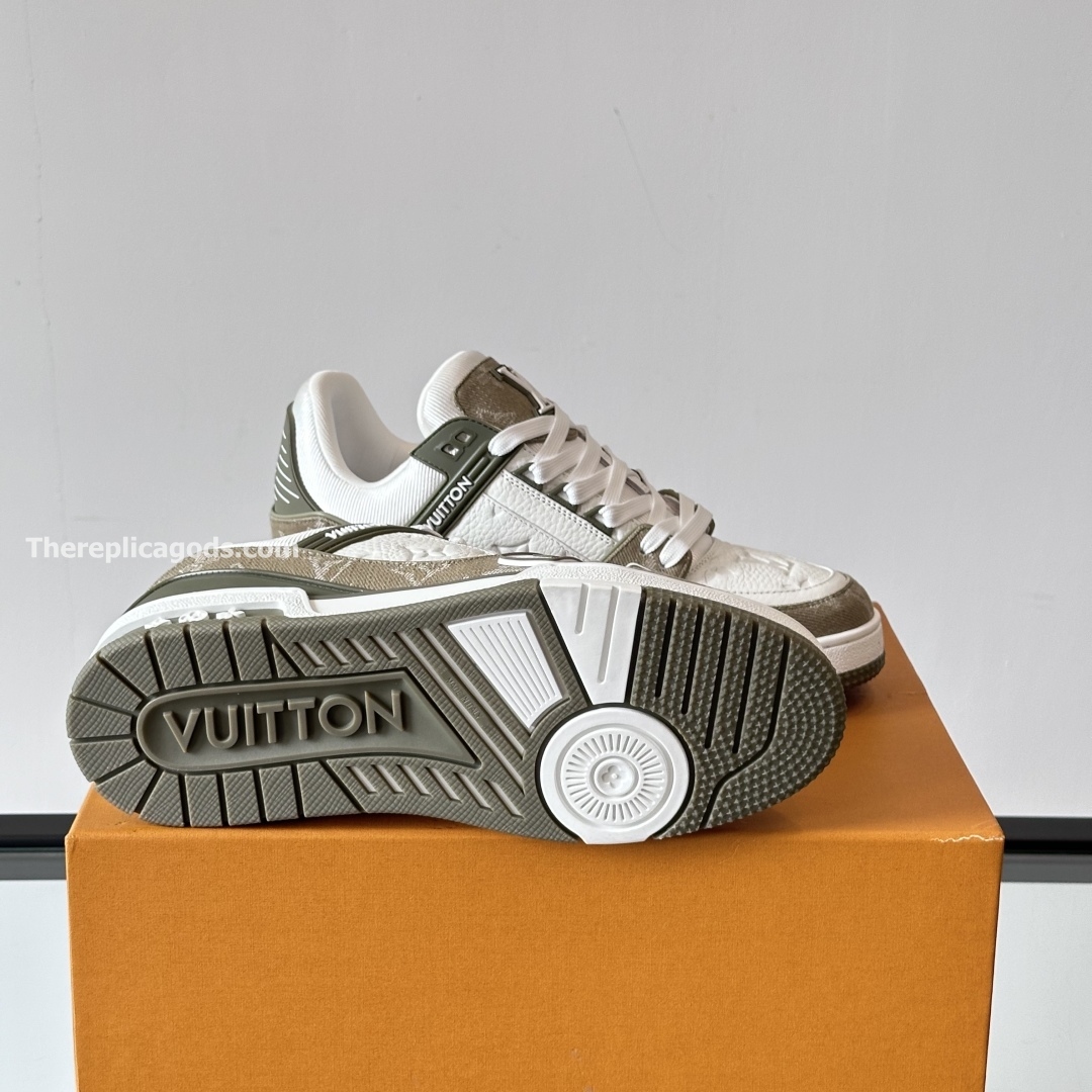 TRAINER SNEAKERS IN KHAKI GREEN - LV948