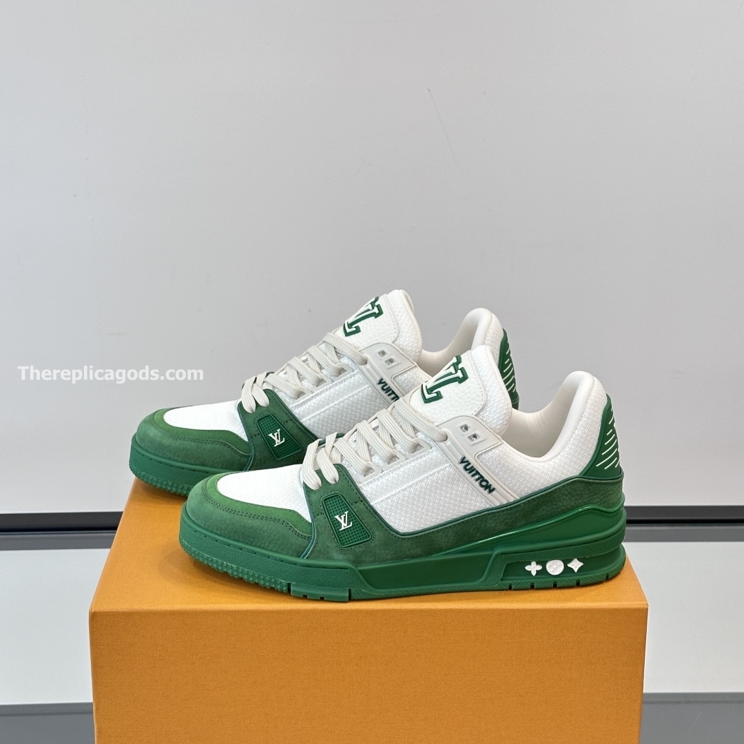 TRAINER SNEAKERS IN WHITE AND GREEN - LV947