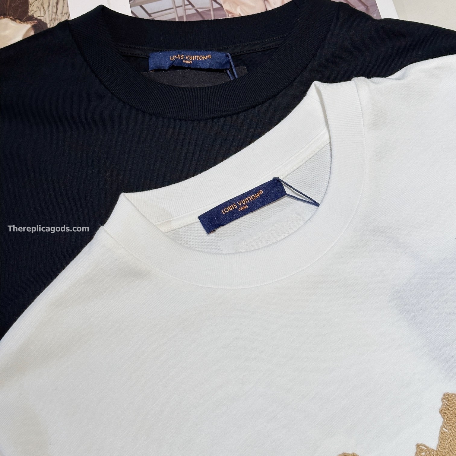 EMBROIDERED SIGNATURE T-SHIRT IN WHITE - TP663