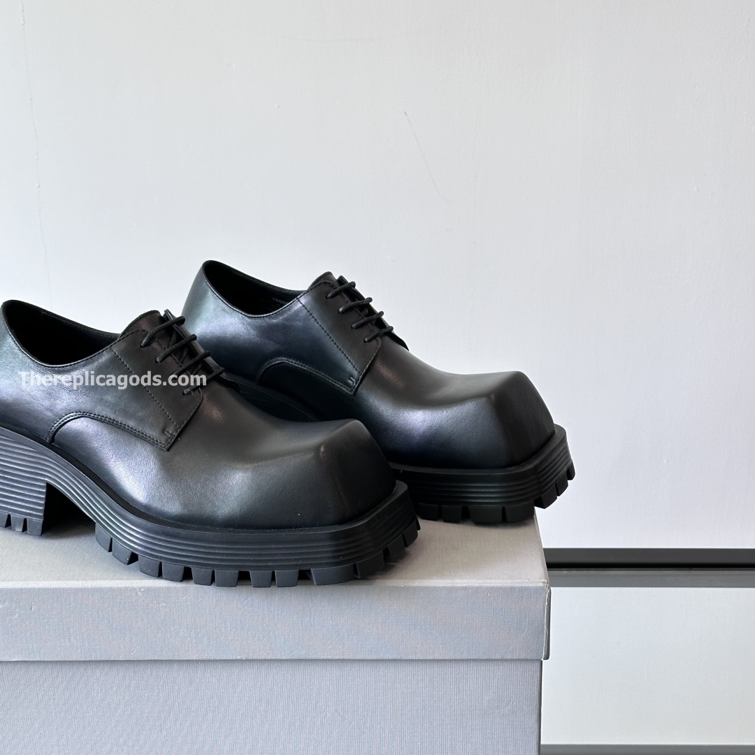 TROOPER DERBY SHOES IN BLACK - BB273