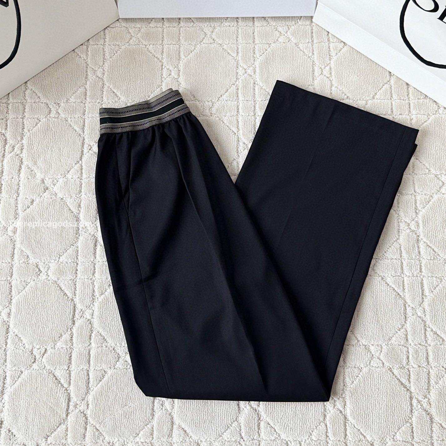 LOGO BANDED CROPPED TROUSERS IN BLACK - TP568