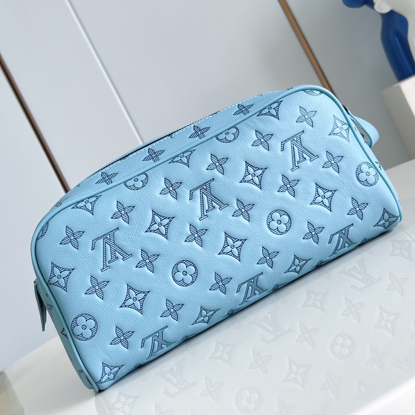 DOPP KIT BLUE MONOGRAM SHADOW M14885
