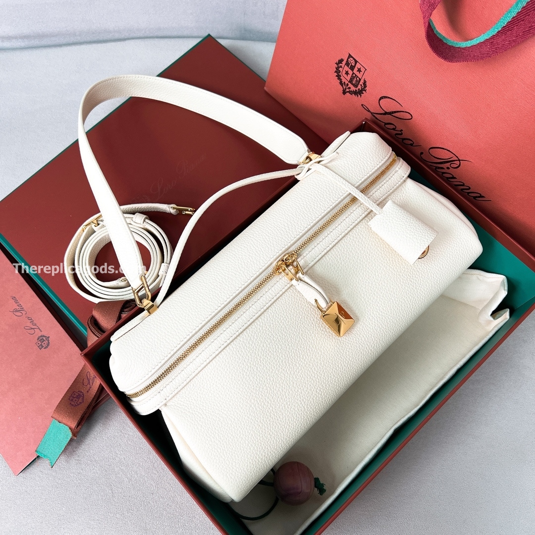 EXTRA SOFTY BAG L29 WHISPER WHITE CALFSKIN