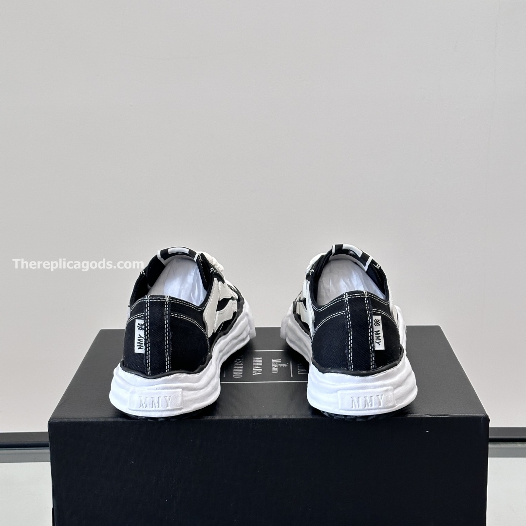 x MMY BONES SNEAKERS IN BLACK - RI83