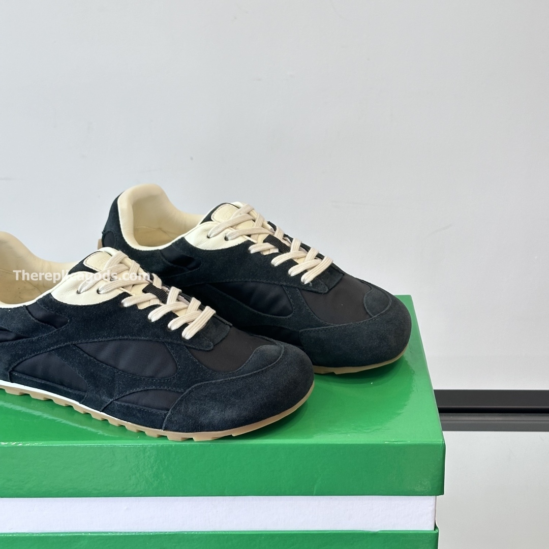 ORBIT FLASH SNEAKERS IN BLACK - BV23