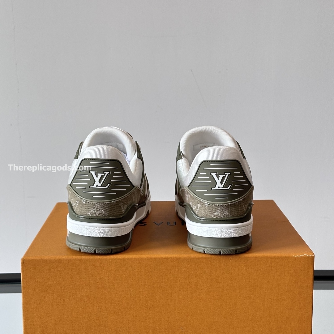 TRAINER SNEAKERS IN KHAKI GREEN - LV948