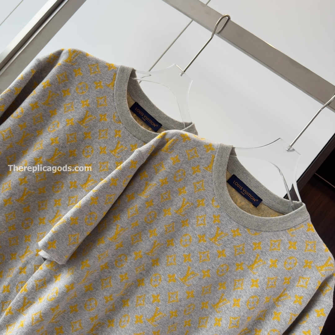 MONOGRAM SHORT-SLEEVED CREWNECK MONOGRAM JACQUARD - TP664