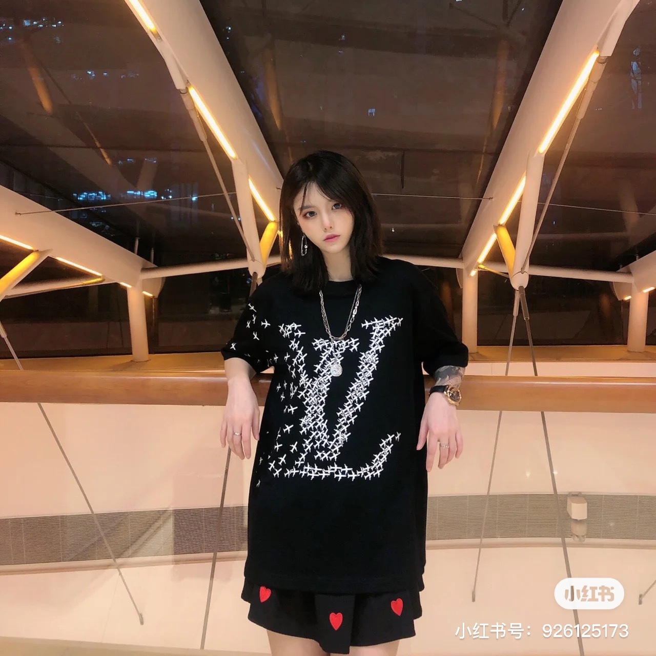 AIRPLANE PRINTED T-SHIRT IN BLACK - TP584