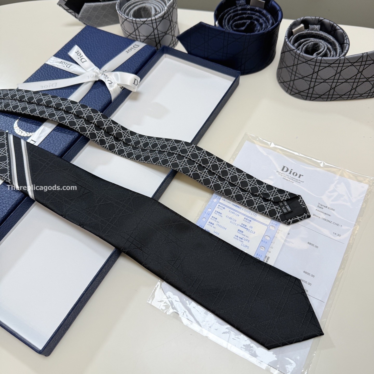 STRIPED CANNAGE TIE BLACK, GRAY AND WHITE SILK