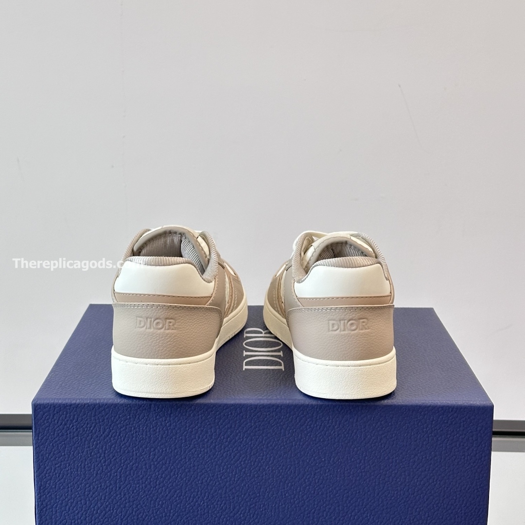 B27 UPTOWN LOW-TOP SNEAKERS BEIGE AND WHITE GRAINED CALFSKIN WITH WHITE GRAVITY LEATHER - CD412