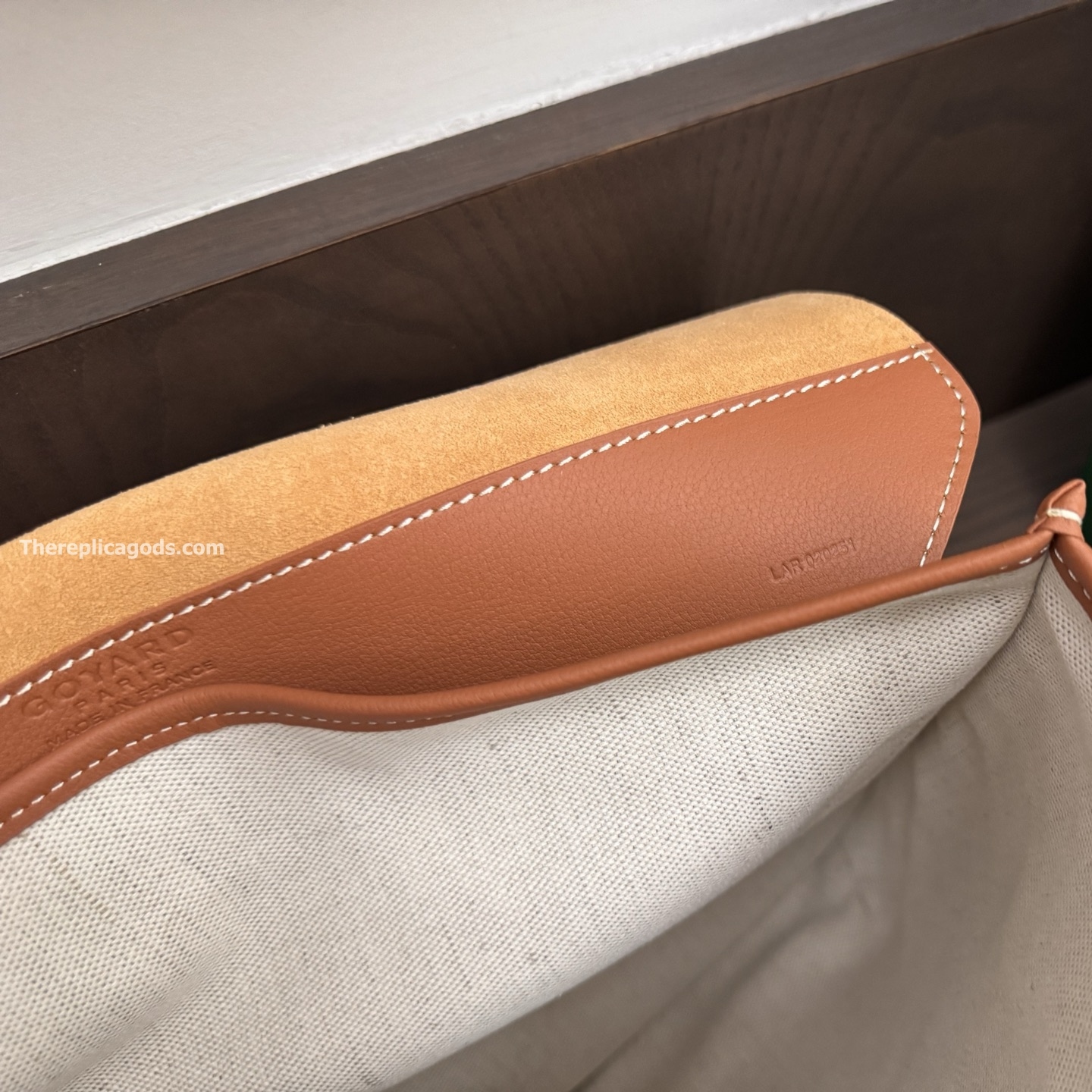 COURSIER MESSENGER BAG IN BLACK AND TAN