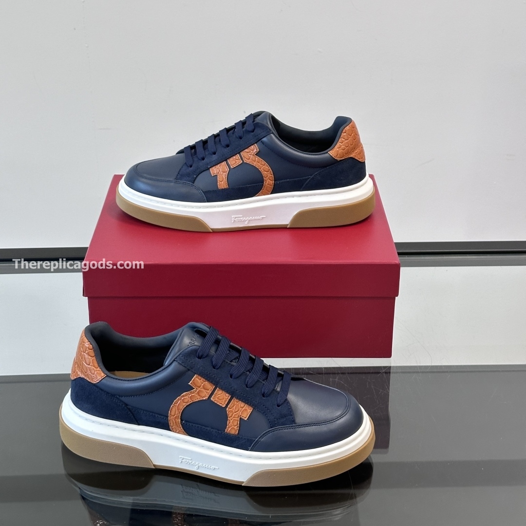 LOW TOP SNEAKERS WITH GANCINI OUTLINE - OW67