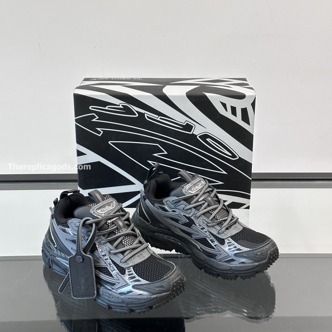 BE RIGHT BACK SNEAKERS IN BLACK - OW63