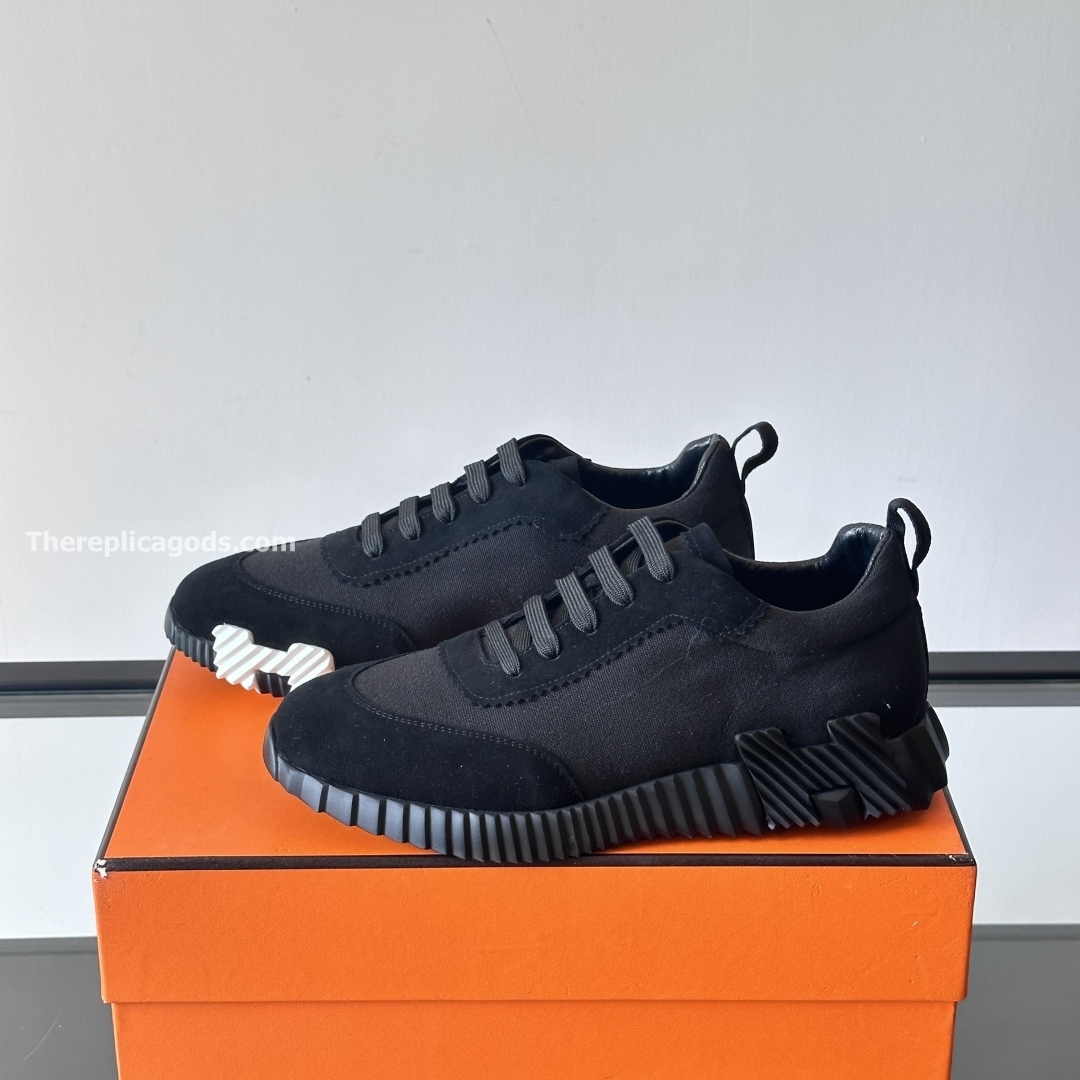 BOUNCING SNEAKERS IN BLACK - H274