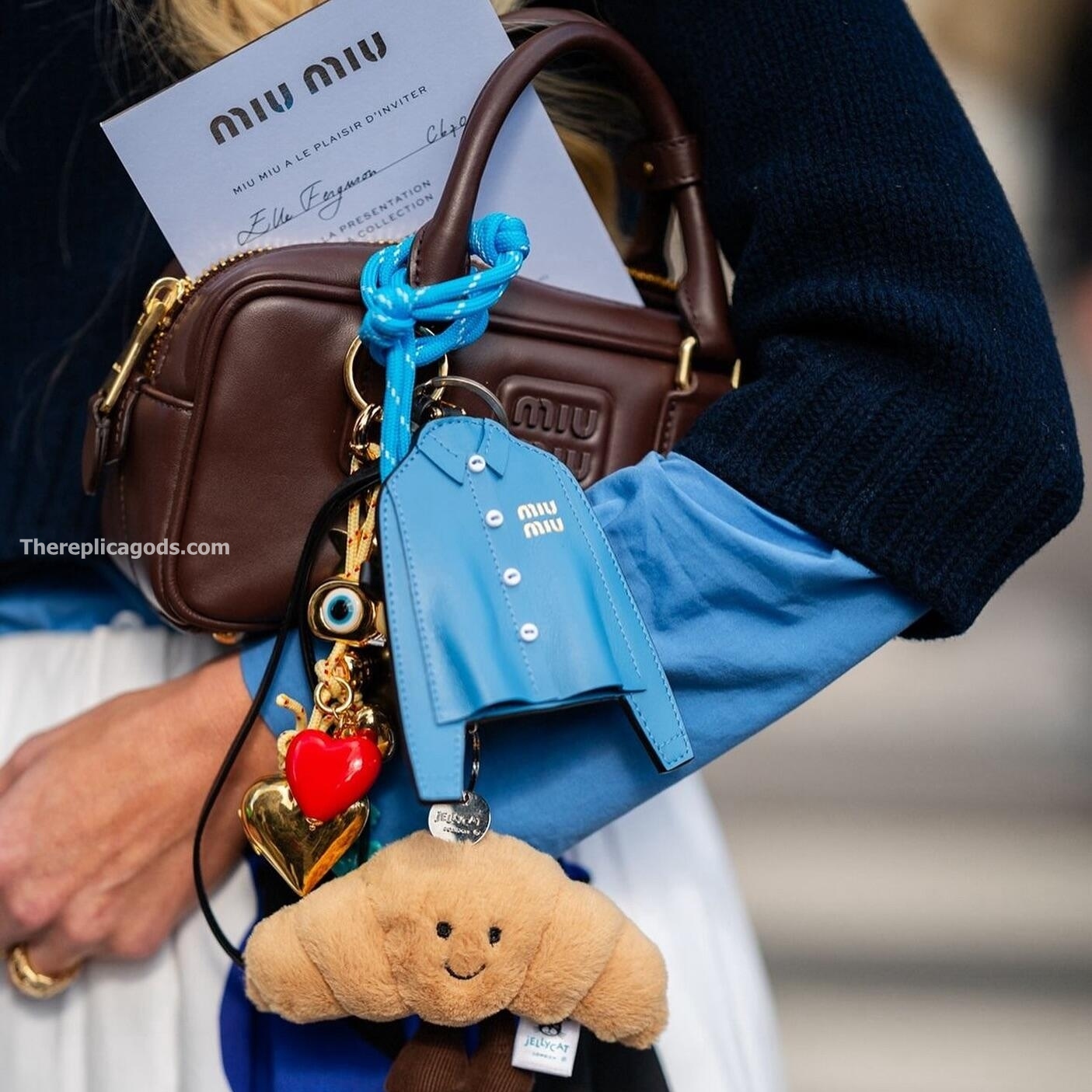 LEATHER SHIRT KEYCHAIN IN BLUE