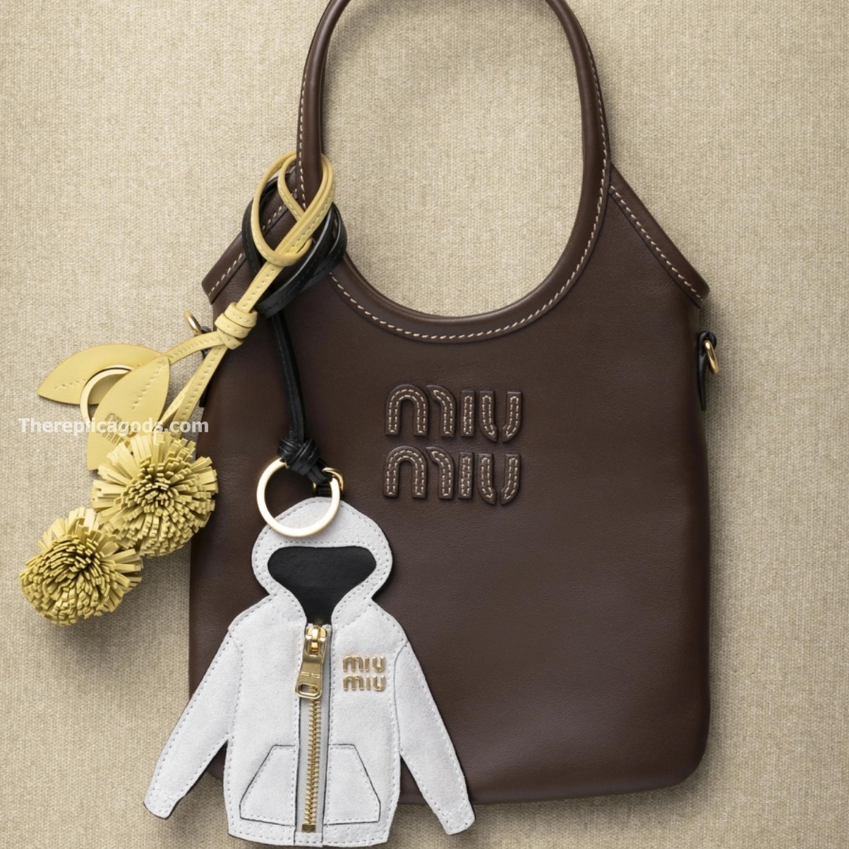 LEATHER SHIRT KEYCHAIN IN GREY