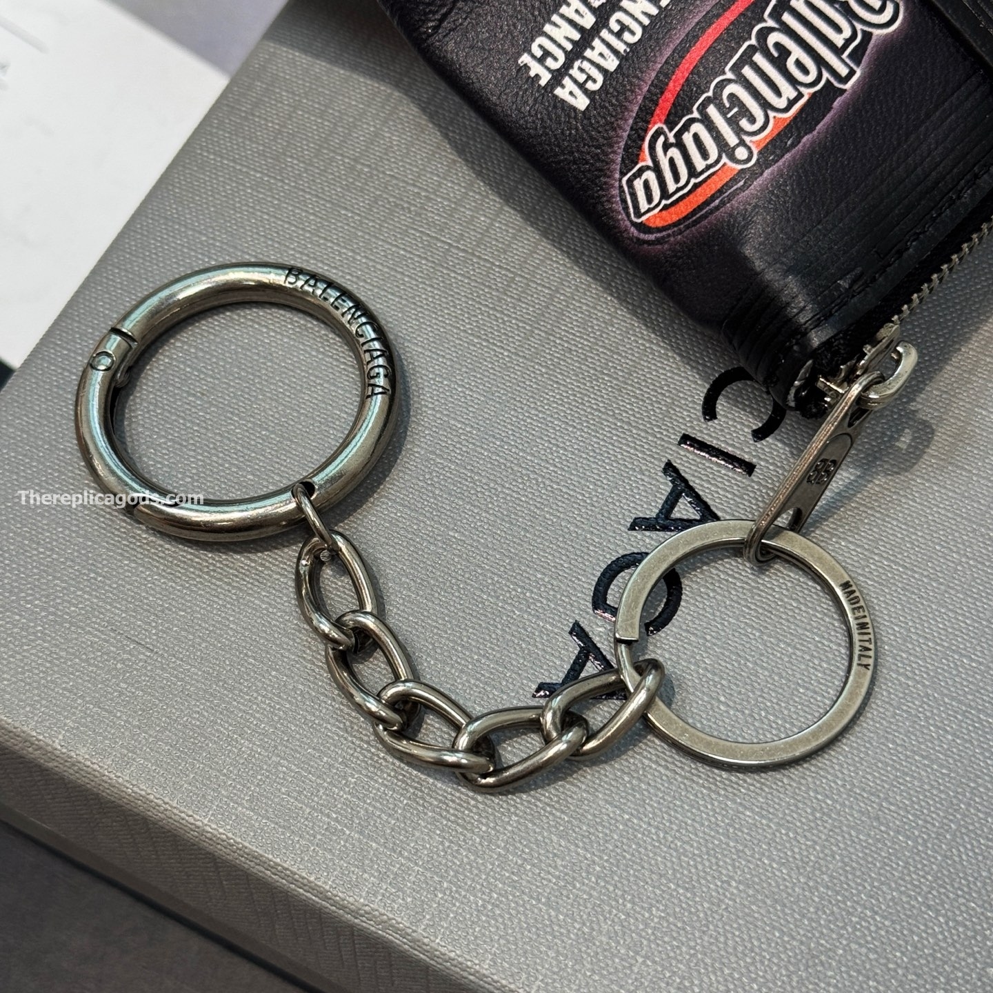 CHARM/KEYCHAIN CHIPS IN BLACK