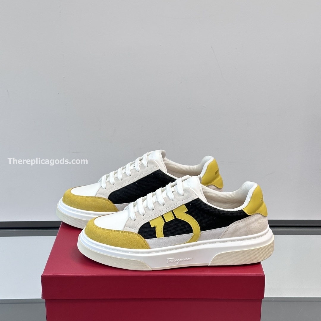 LOW TOP SNEAKERS WITH GANCINI OUTLINE - OW66
