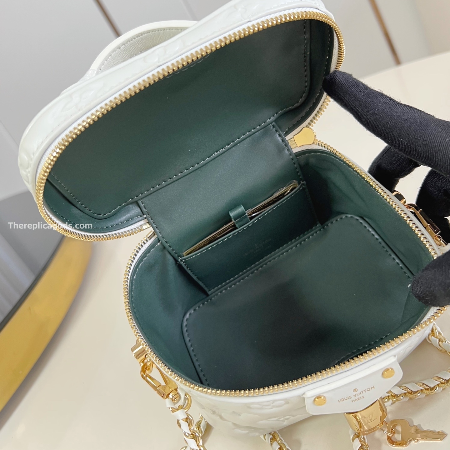 VANITY PM BAG IN WHITE M25219