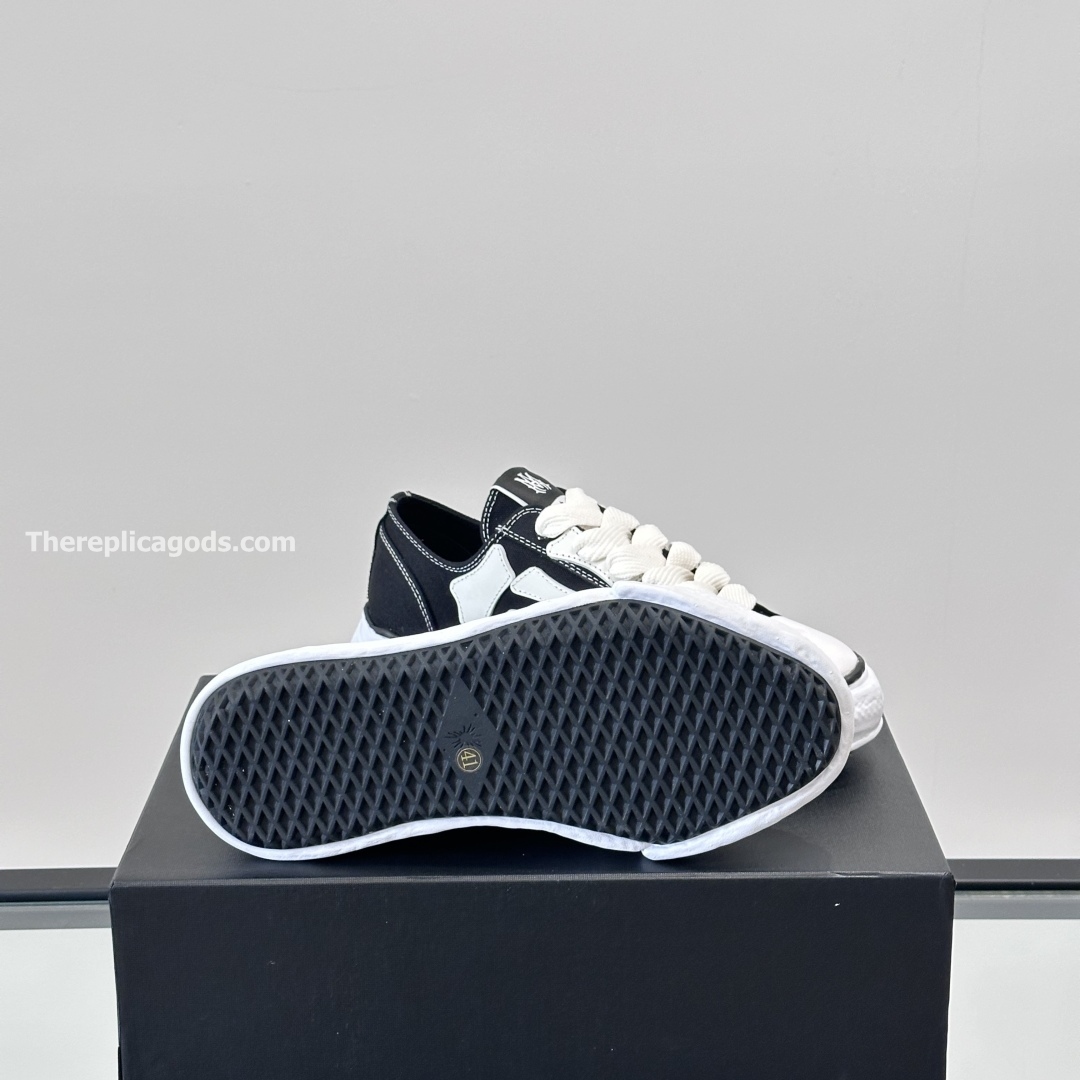 x MMY BONES SNEAKERS IN BLACK - RI83