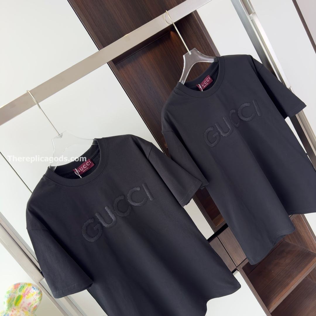 COTTON JERSEY T-SHIRT WITH EMBROIDERY IN BLACK - TP614