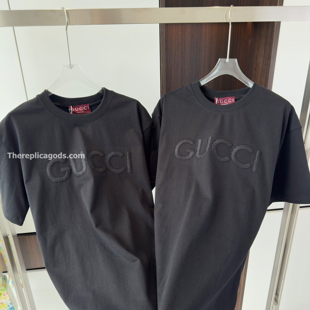 COTTON JERSEY T-SHIRT WITH EMBROIDERY IN BLACK - TP614