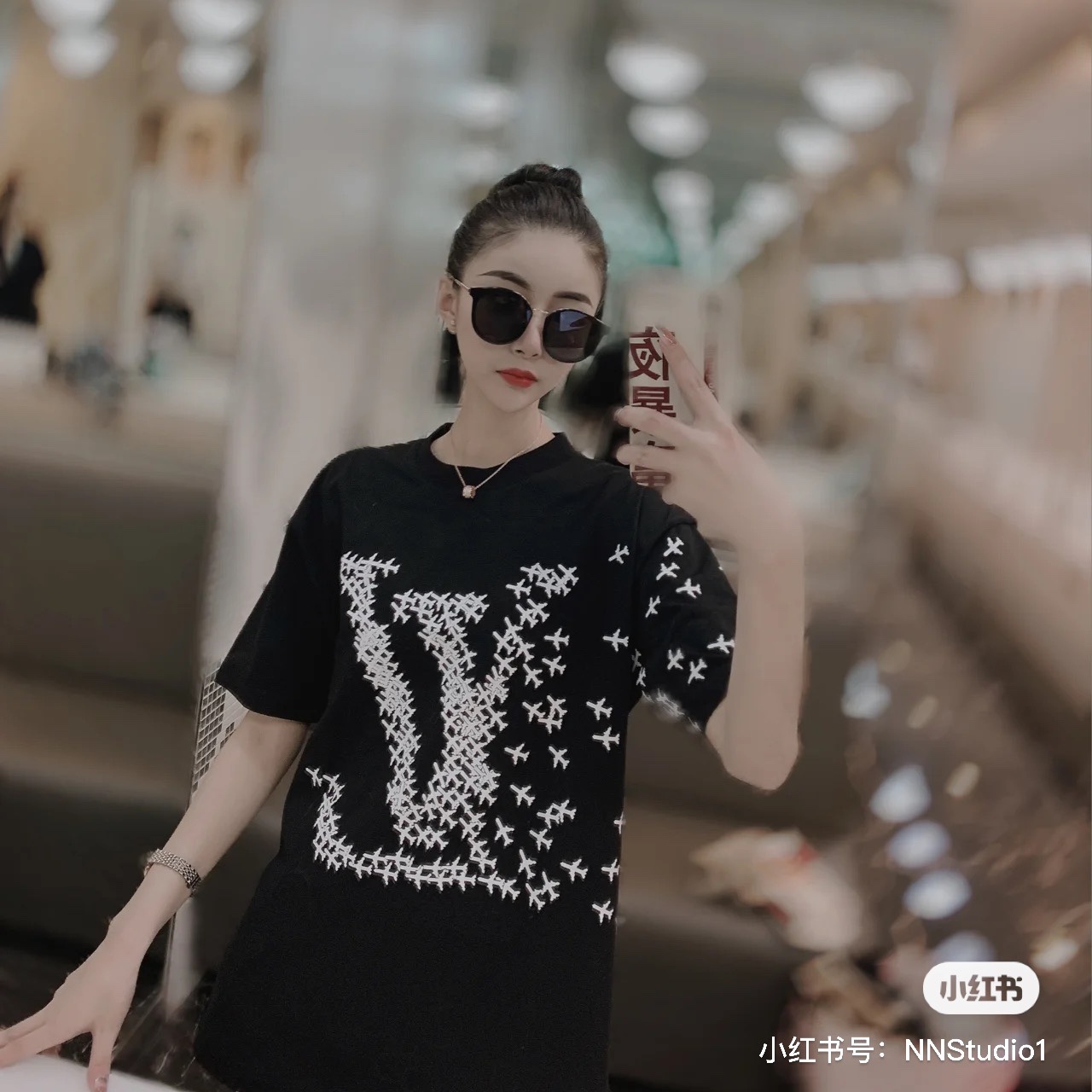 AIRPLANE PRINTED T-SHIRT IN BLACK - TP584