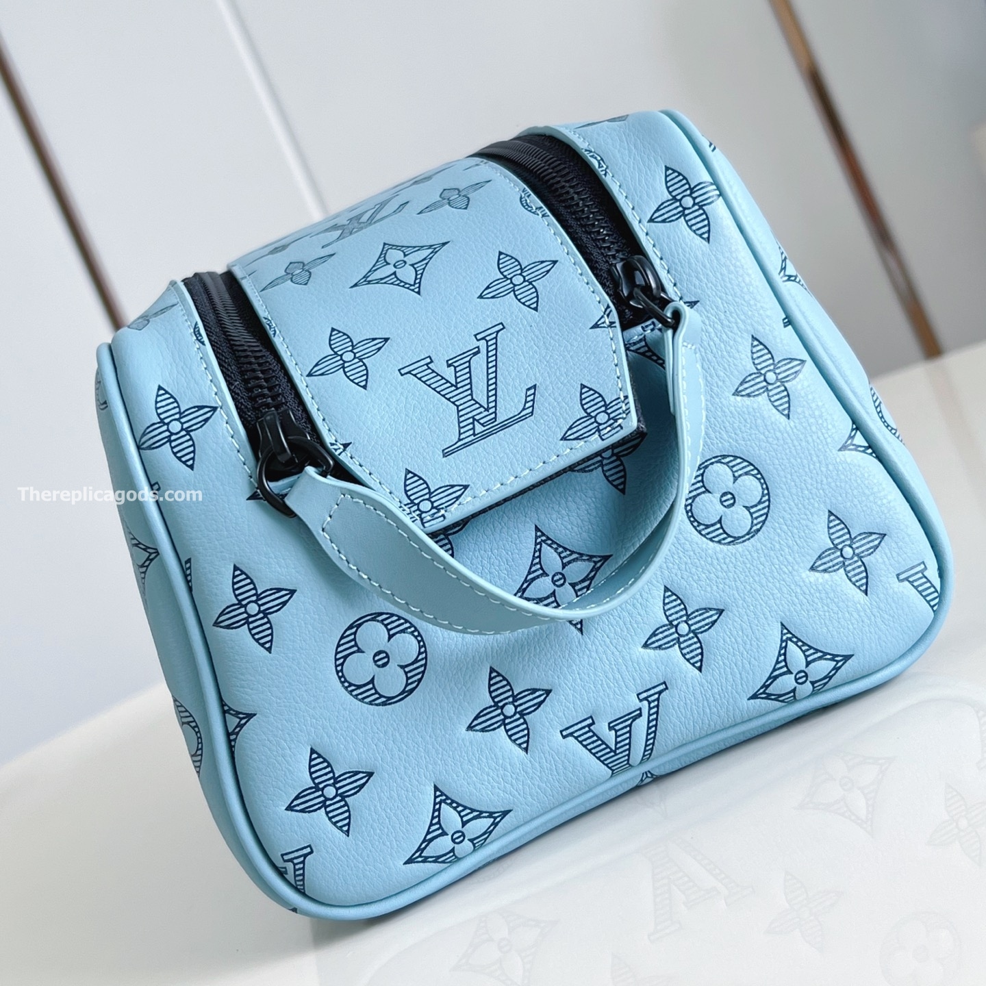 DOPP KIT BLUE MONOGRAM SHADOW M14885