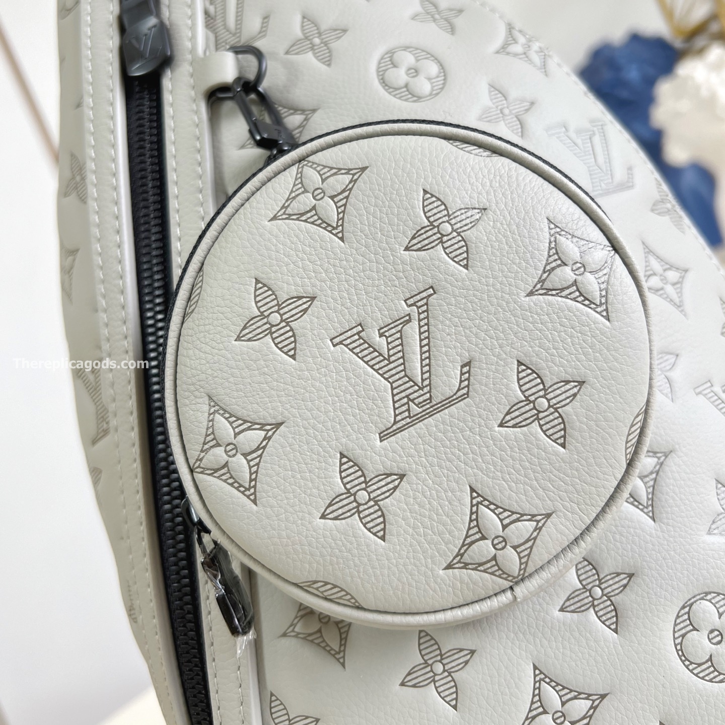DUO SLINGBAG SAND MONOGRAM SHADOW M14916