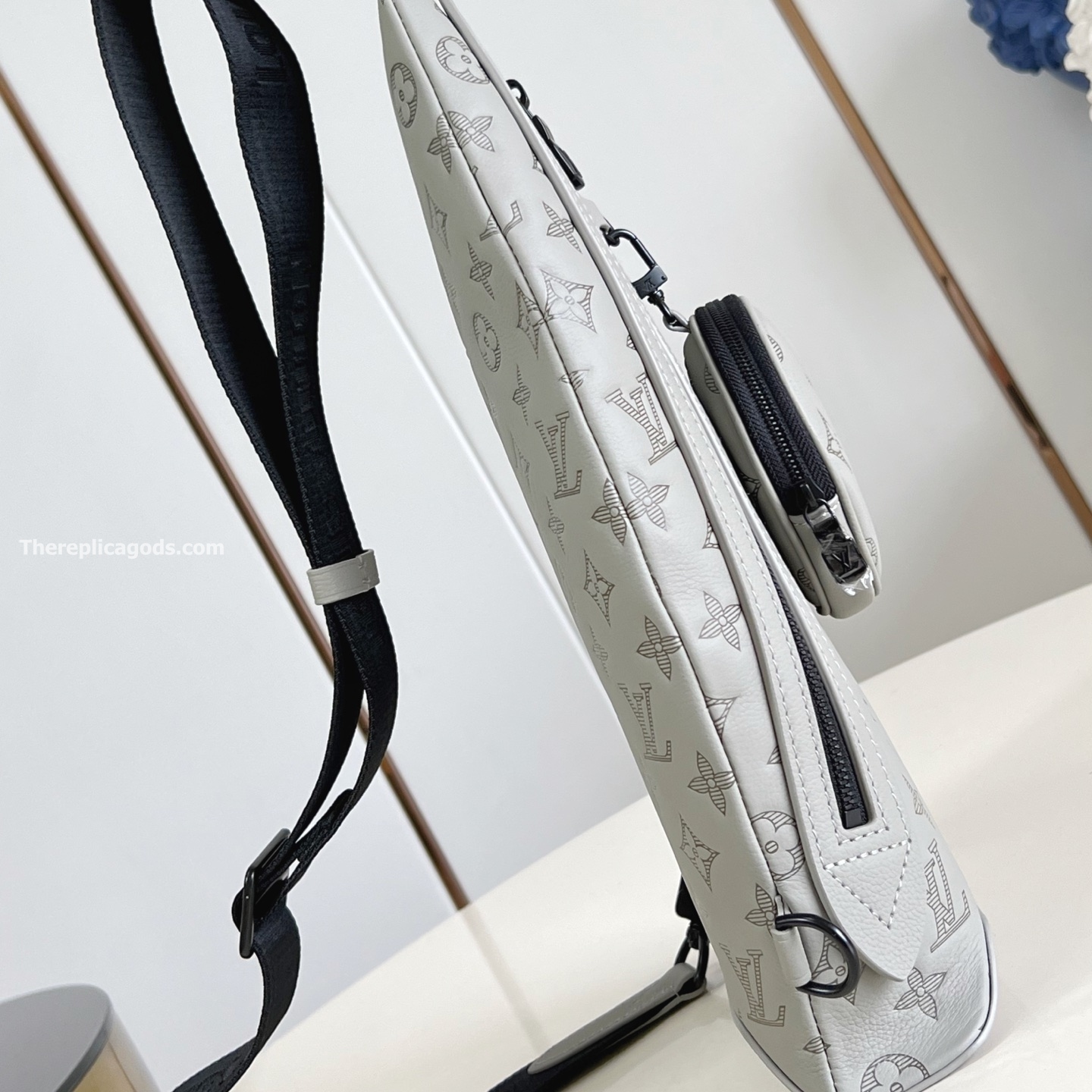 DUO SLINGBAG SAND MONOGRAM SHADOW M14916
