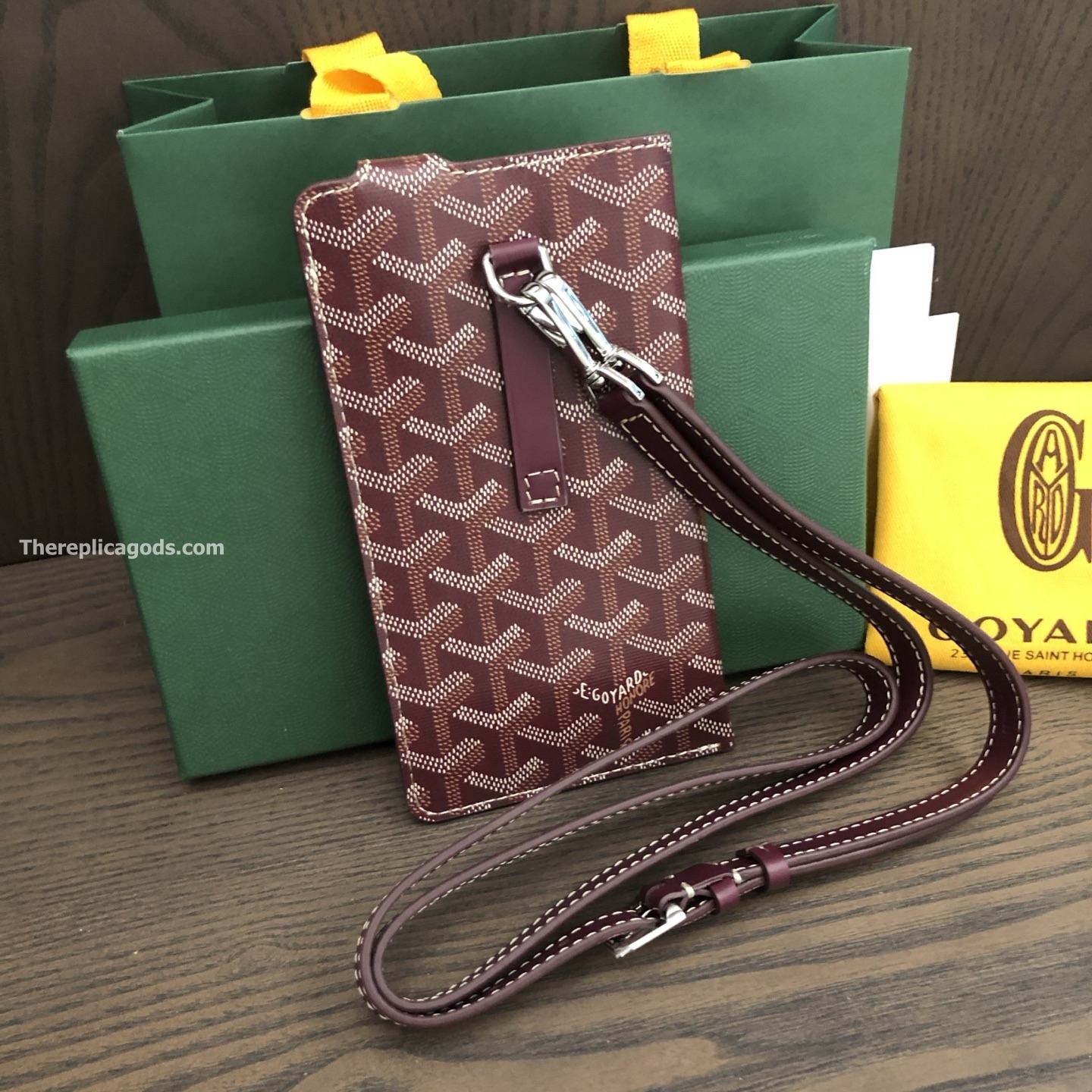 MONTMARTRE GM CASE IN BURGUNDY