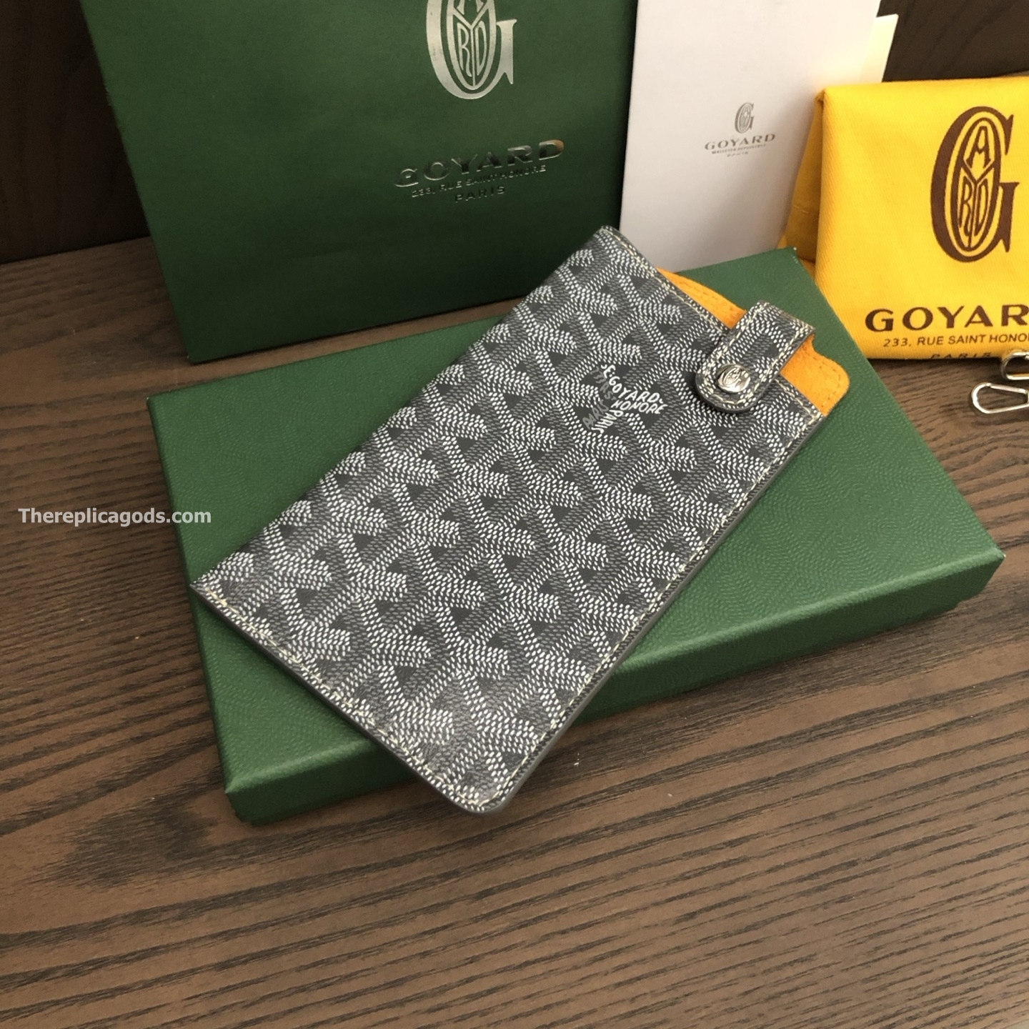 MONTMARTRE GM CASE IN GREY