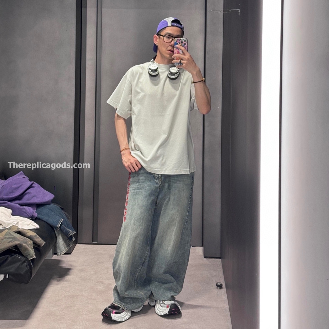 BAGGY PANTS IN STAINED IN LIGHT BLUE - TP598