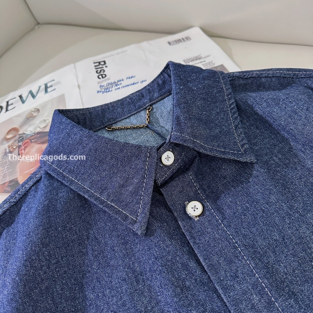 EMBROIDERED CHAMBRAY SHORT-SLEEVED SHIRT IN BLUE - SH359