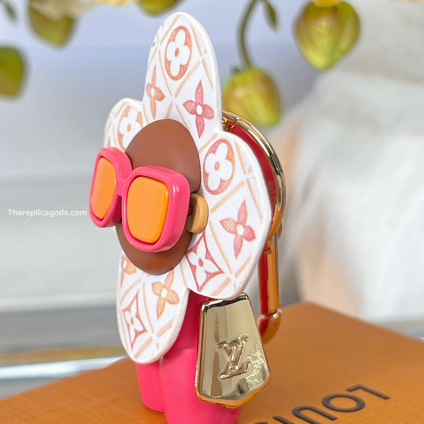 VIVIENNE BAG CHARM M01958