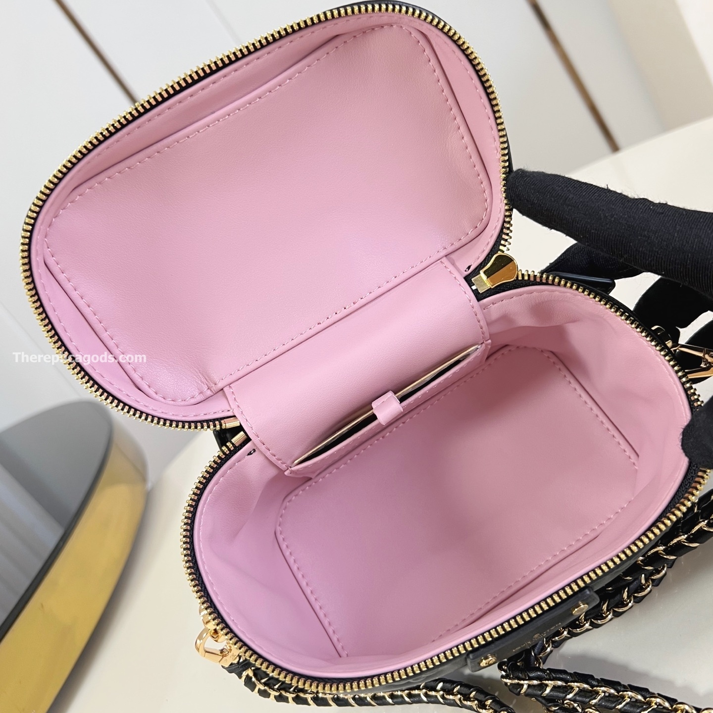 VANITY PM BAG IN BLACK M25123