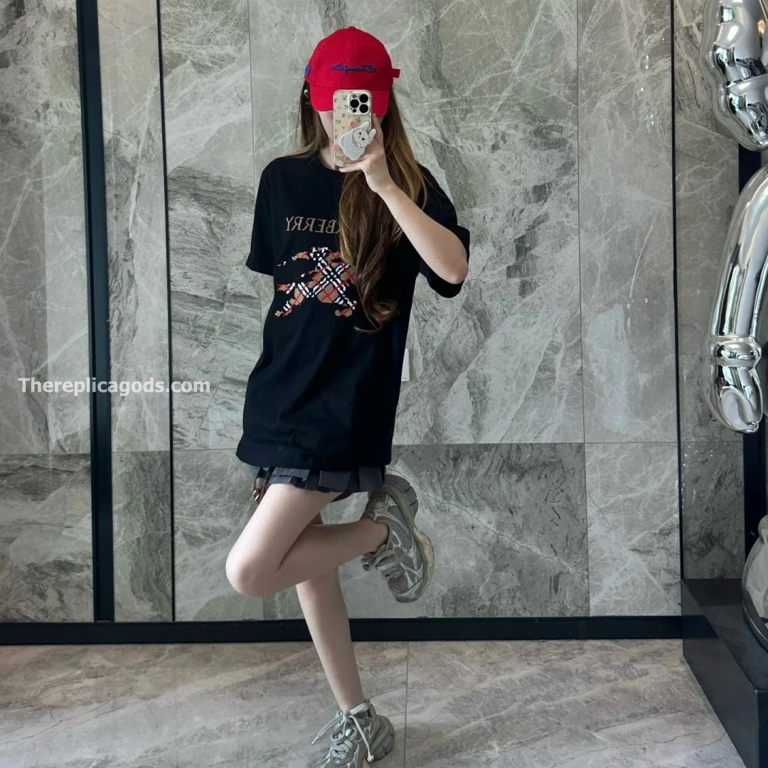 CROSS STITCH EKD​ COTTON T-SHIRT IN BLACK - TP589